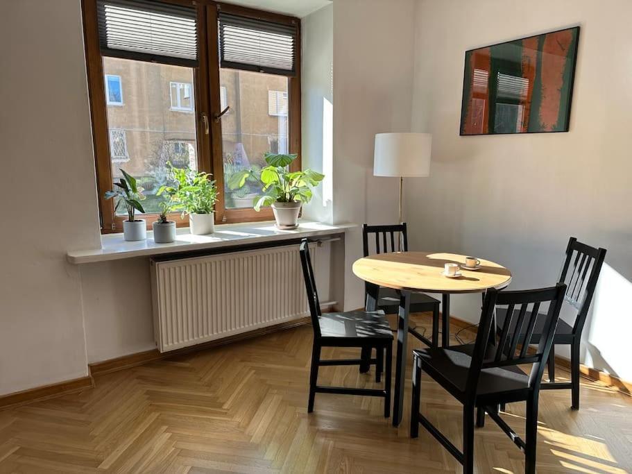 Apartament Stary Mokotow, Z Ogrodkiem Warszawa Zewnętrze zdjęcie