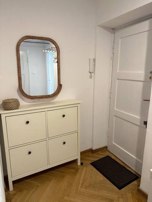 Apartament Stary Mokotow, Z Ogrodkiem Warszawa Zewnętrze zdjęcie